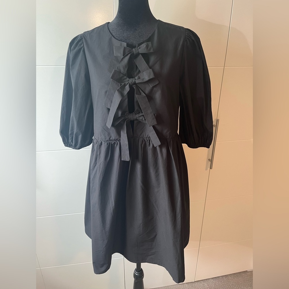 NWT dRA Los Angeles Puff Sleeve Babydoll Dress with Front Ties